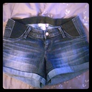 Maternity shorts